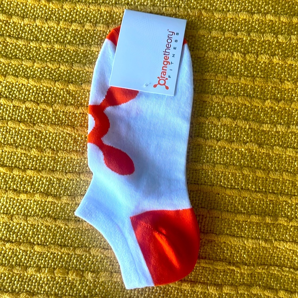 🎈3 for $14🎈Orangetheory women’s white & orange splat socks no show ankle socks